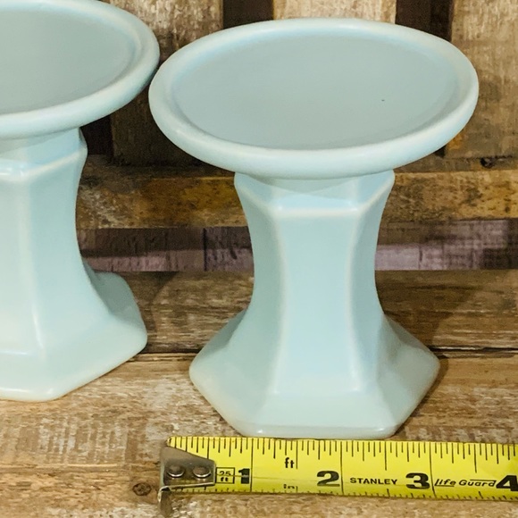 Set of 2 Aqua Pedestal Risers - Picture 4 of 6